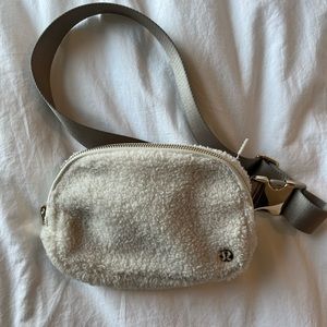 Lululemon Fleece Everywhere Bag